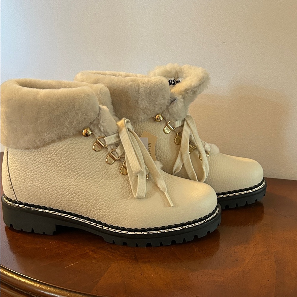 Oscar de la Renta Cream Shearling Collar Winter Boots - Picture 2 of 4